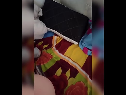 ❤️ La meva companya de pis es queda sola a casa perquè el seu marit se'n va de vacances i jo aprofito per follar-la i omplir-li el cul de llet ❤️❌ Putes a nosaltres ❤